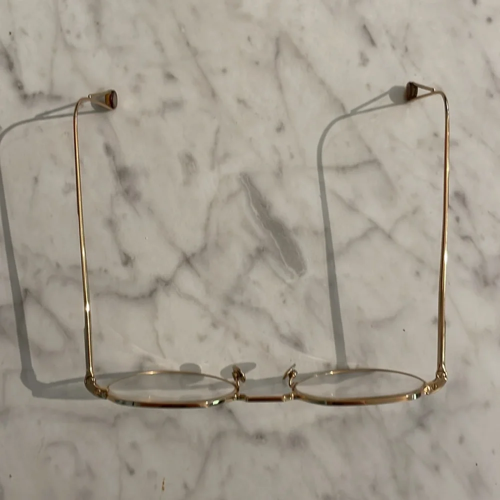 Ahlem • Gold Glasses